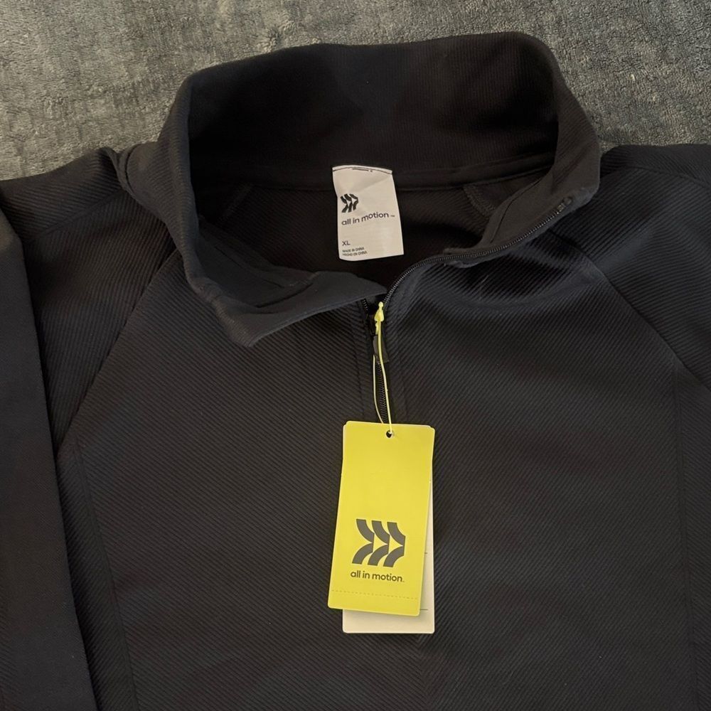 all in motion Quarter-Zip Cropped Pullover - Picture 2 of 3